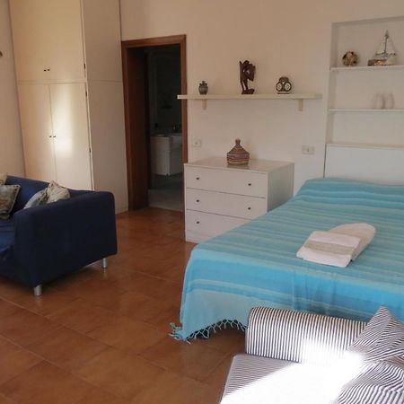 Bellavista Beachfront Apartments Quercianella Eksteriør bilde