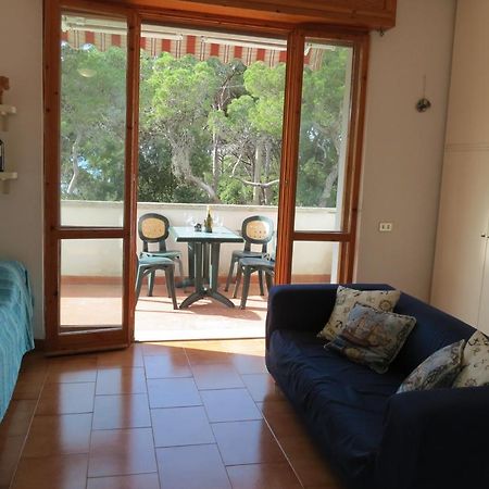 Bellavista Beachfront Apartments Quercianella Eksteriør bilde