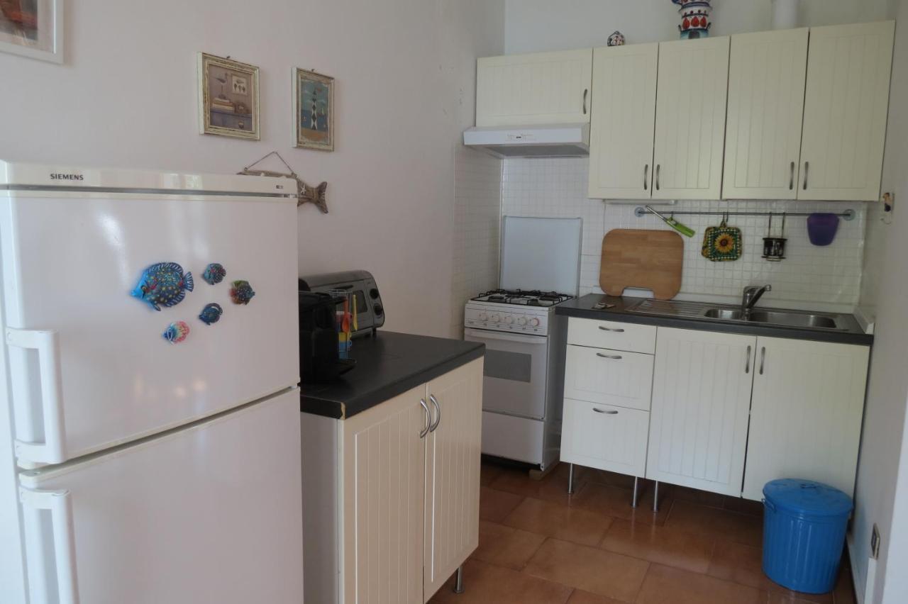 Bellavista Beachfront Apartments Quercianella Eksteriør bilde