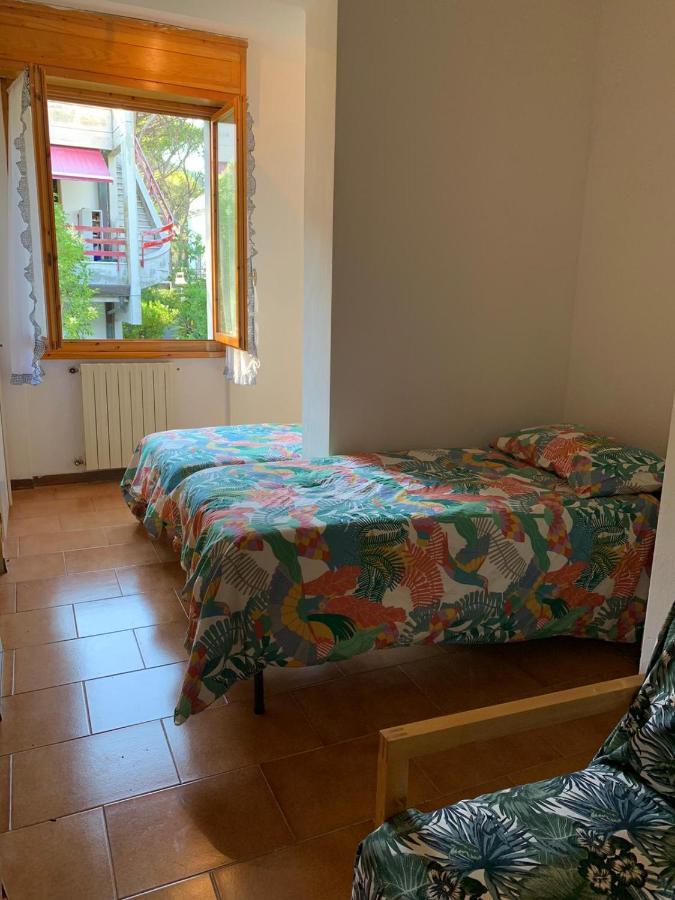 Bellavista Beachfront Apartments Quercianella Eksteriør bilde