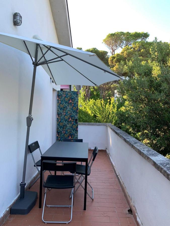 Bellavista Beachfront Apartments Quercianella Eksteriør bilde