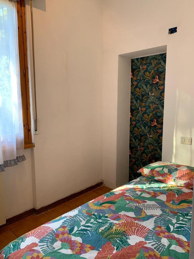 Bellavista Beachfront Apartments Quercianella Eksteriør bilde