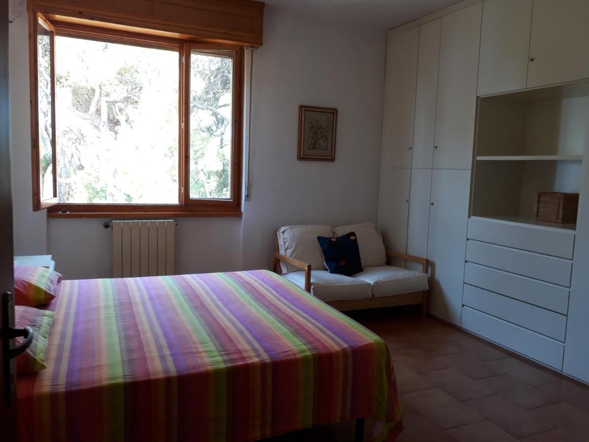 Bellavista Beachfront Apartments Quercianella Eksteriør bilde